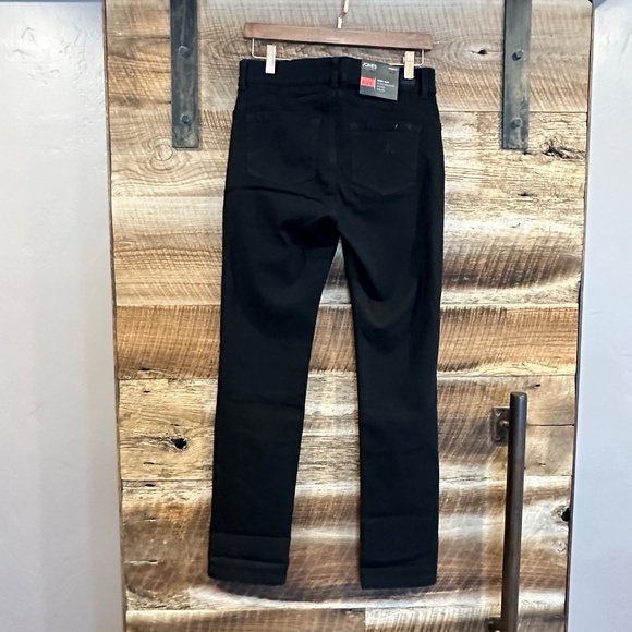 NWT Black Jones New York denim pants Size 8 Inseam 31" - Picture 2 of 4